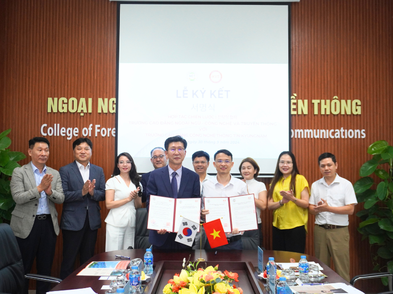 Lễ ký kết hợp tác giữa Trường Cao đẳng Ngoại ngữ – Công nghệ và Truyền thông (NCT) và Trường Cao đẳng Công nghệ Thông tin Kyungnam (KIT)