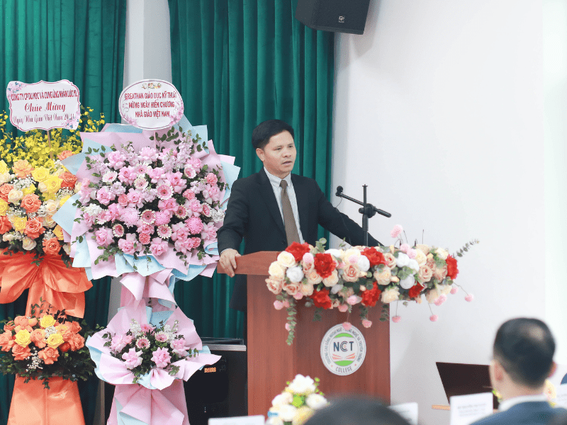 TS. Nguyễn Xuân Sang – Hiệu trưởng Nhà trường
