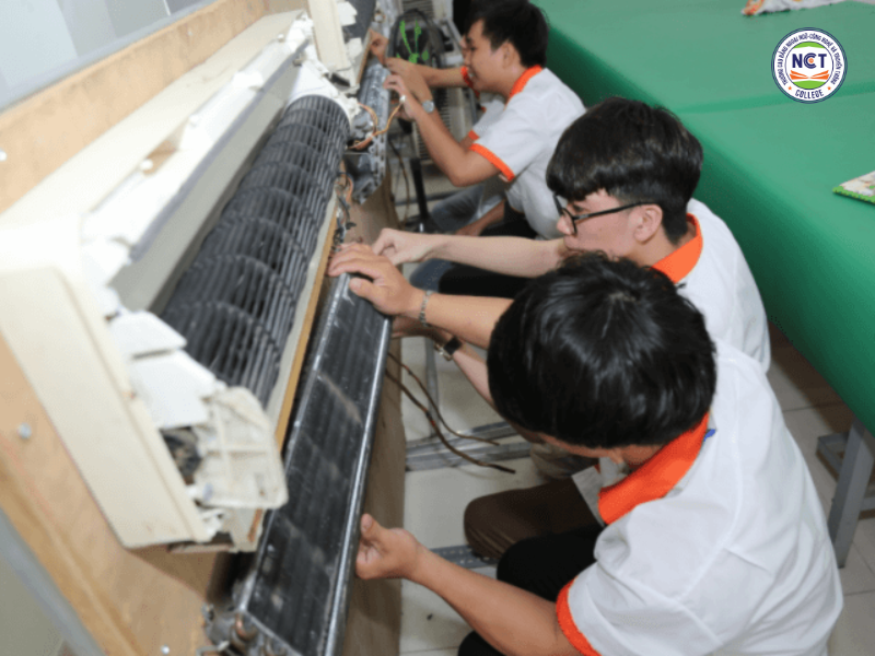 Tuyển sinh ngành kỹ thuật máy lạnh & điều hòa không khí năm 2026 – NCT College